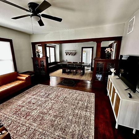 Mrs. Hughes Cottage - 2 Bedroom House W/ Parking Hamilton Exteriér fotografie