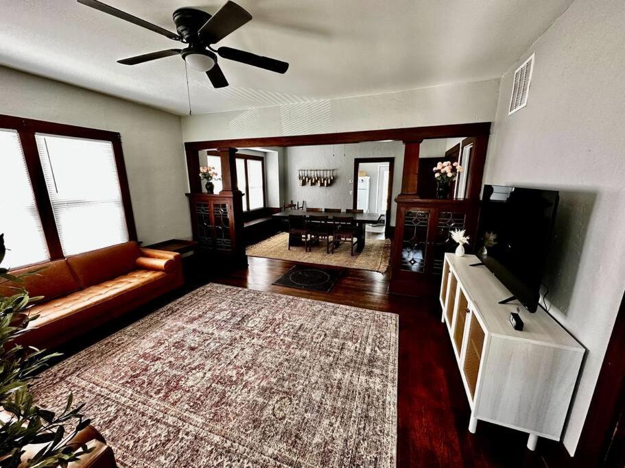 Mrs. Hughes Cottage - 2 Bedroom House W/ Parking Hamilton Exteriér fotografie